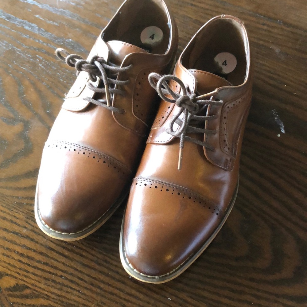 Kids’ dress shoes